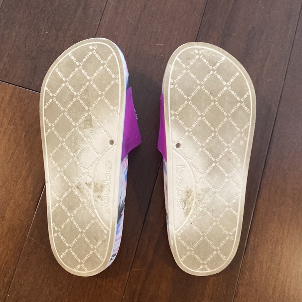 Bebe slides. - Picture 2 of 4